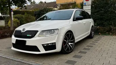 Skoda Octavia Combi 2.0 TSI RS — Break sportif 220 ch, sans sinistre — Außenansicht