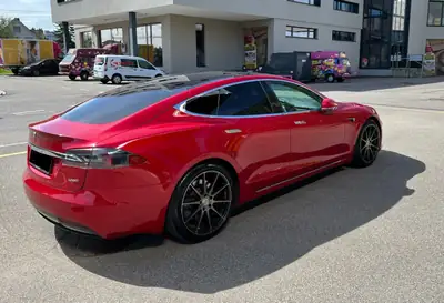 Tesla Model S 100D — Berline électrique haute performance, batterie neuve — Armaturenbrett