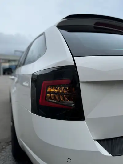 Skoda Octavia Combi 2.0 TSI RS — Monospace sportif, 220 ch et faible kilométrage — Thumbnail 10