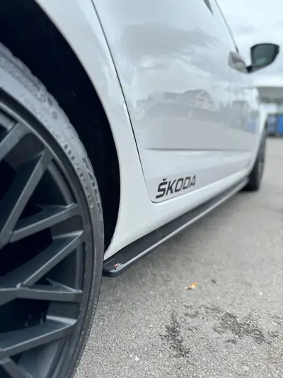 Skoda Octavia Combi 2.0 TSI RS — Monospace sportif, 220 ch et faible kilométrage — Thumbnail 11