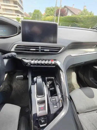 Peugeot 3008 300e Hybrid4 GT — SUV hybride rechargeable 4x4, 43 500 km — Miniatur 10