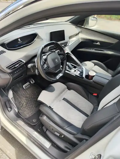 Peugeot 3008 300e Hybrid4 GT — SUV hybride rechargeable 4x4, 43 500 km — Miniatur 11
