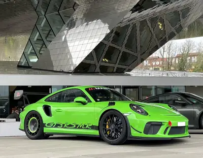 Porsche 911 GT3 RS MR Manthey Racing — Légendaire track car, 24'000 km seulement — vue extérieure