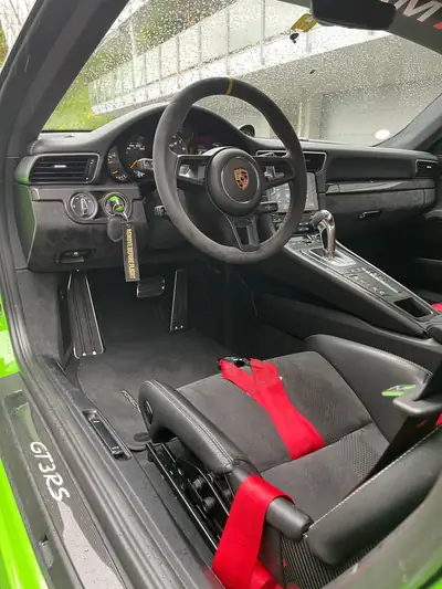 Porsche 911 GT3 RS MR Manthey Racing — Légendaire track car, 24'000 km seulement — tableau de bord