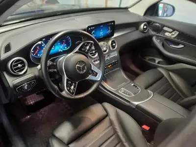 Mercedes-Benz GLC 300 e 4Matic — Plug-in Hybrid rechargeable, 24'600 km seulement — Detail