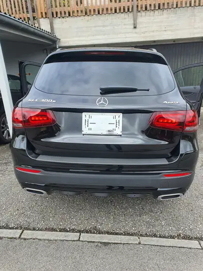 Mercedes-Benz GLC 300 e 4Matic — Plug-in Hybrid rechargeable, 24'600 km seulement — Innenraum