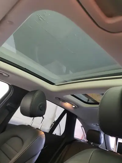 Mercedes-Benz GLC 300 e 4Matic — Plug-in Hybrid rechargeable, 24'600 km seulement — Miniatur 7