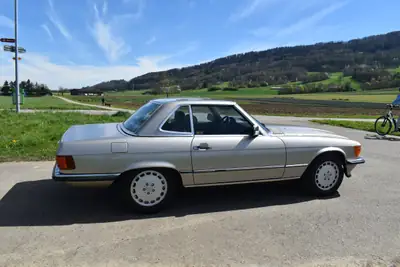 Mercedes-Benz SL 300 1986 — Cabriolet de prestige, état d'origine préservé — dettaglio