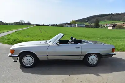 Mercedes-Benz SL 300 1986 — Cabriolet de prestige, état d'origine préservé — Miniatura 10