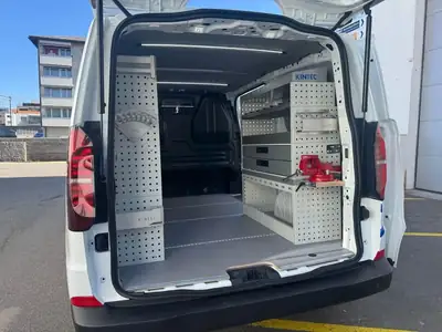 VW T6.1 — Utilitaire polyvalent diesel, parfaitement équipé et très faible kilométrage — Miniatur 8