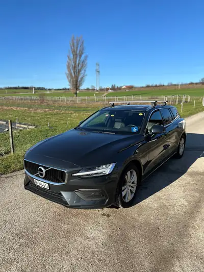 Volvo V60 D4 AWD Momentum — Break dynamique, traction intégrale, 120'000 km — exterior view