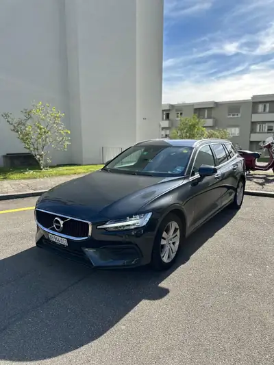 Volvo V60 D4 AWD Momentum — Break dynamique, traction intégrale, 120'000 km — Thumbnail 9