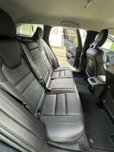Volvo V60 D4 AWD Momentum — Break dynamique, traction intégrale, 120'000 km — Thumbnail 15
