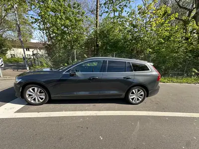 Volvo V60 D4 AWD Momentum — Break dynamique, traction intégrale, 120'000 km — Thumbnail 14