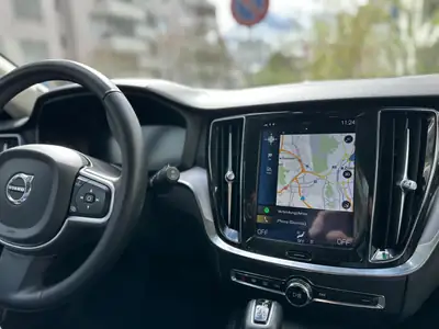Volvo V60 D4 AWD Momentum — Break dynamique, traction intégrale, 120'000 km — Thumbnail 18