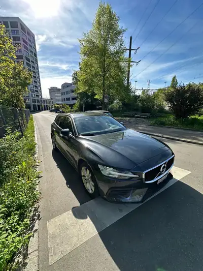 Volvo V60 D4 AWD Momentum — Break dynamique, traction intégrale, 120'000 km — Thumbnail 17