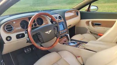 Bentley Continental GT 6.0 — Coupé de prestige, 560 ch, entretien à jour — interior