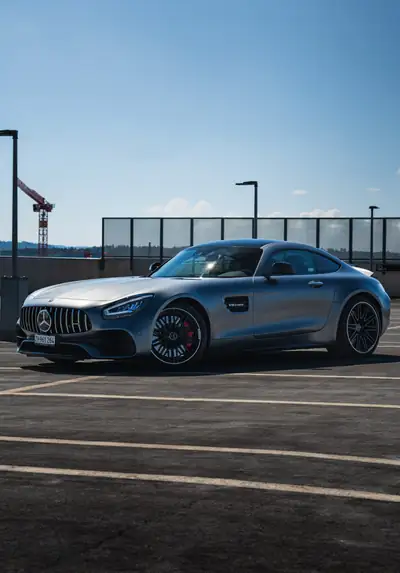 Mercedes-AMG GT C — Coupé sportif 558 ch, 22000 km seulement, garantie 6 ans — fianco