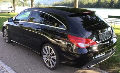 Mercedes-Benz CLA 220 D — Break urbain diesel efficace, 70'000 km seulement — interni