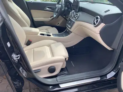 Mercedes-Benz CLA 220 D — Break urbain diesel efficace, 70'000 km seulement — Miniatura 8