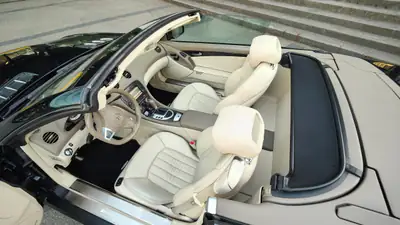 Mercedes-Benz SL 63 AMG — Roadster légendaire, 525 ch, entretien premium — Miniatur 8