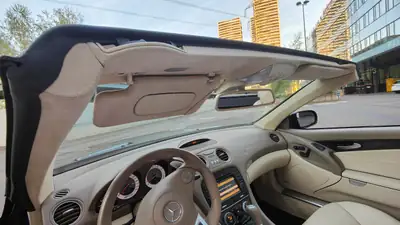Mercedes-Benz SL 63 AMG — Roadster légendaire, 525 ch, entretien premium — Miniatur 9