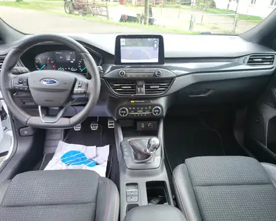 Ford Focus 1.0 SCTi ST Line — Berline compacte économe et dynamique, 86'000 km — tableau de bord