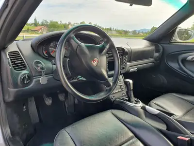 Porsche 911 Carrera 4 S — Le coupé sportif allemand de référence, 320 ch — côté