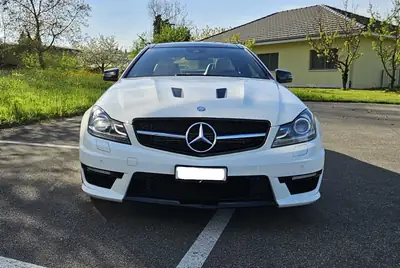 Mercedes-Benz C 63 AMG Coupé Edition 507 — Sportive légendaire, 507 ch purs — vue extérieure