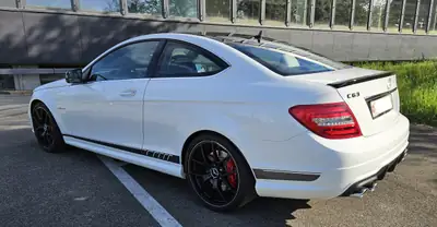 Mercedes-Benz C 63 AMG Coupé Edition 507 — Sportive légendaire, 507 ch purs — intérieur