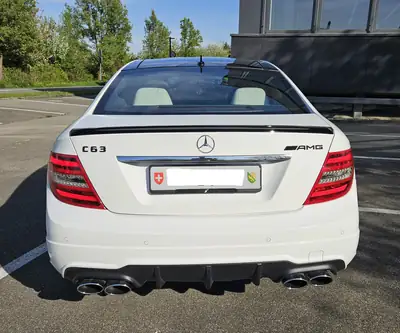 Mercedes-Benz C 63 AMG Coupé Edition 507 — Sportive légendaire, 507 ch purs — tableau de bord