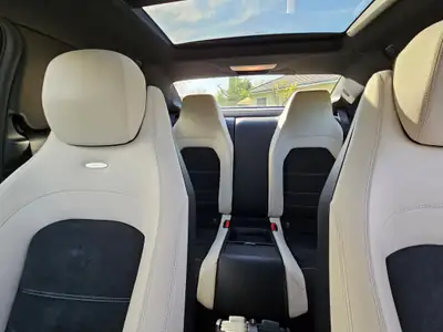Mercedes-Benz C 63 AMG Coupé Edition 507 — Sportive légendaire, 507 ch purs — Miniature 13