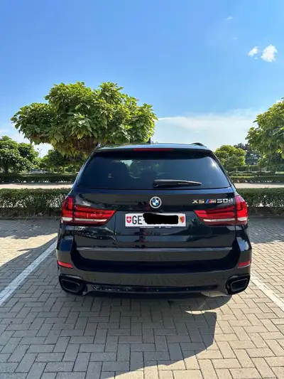 BMW X5 xDrive M50d Steptronic — SUV premium diesel, 381 ch et transmission automatique — détail