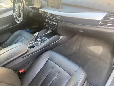 BMW X6 xDrive 30d — SUV coupé premium diesel, covering vert métallisé personnalisé — Miniature 10