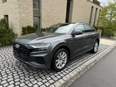 Audi Q8 55 TFSI e quattro — SUV hybride rechargeable premium, 6000 km seulement — vue extérieure