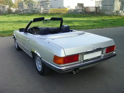 Mercedes-Benz SL 280 — Roadster cabriolet mythique, argenté métallisé, entretien impeccable — Armaturenbrett