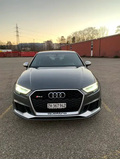 Audi RS3 Limousine 2.5 TSI Quattro — Performance 400 ch, sans accident, entretien à jour — intérieur