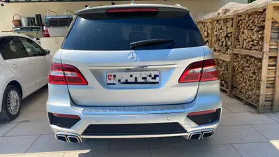 Mercedes-Benz ML 63 AMG — SUV haute performance 525 ch, 4Matic intégral — intérieur
