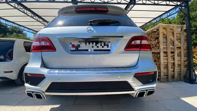 Mercedes-Benz ML 63 AMG — SUV haute performance 525 ch, 4Matic intégral — tableau de bord