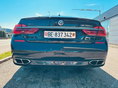 BMW M760Li xDrive — Berline prestige V12 610 ch, sans limites de vitesse — vista esterna