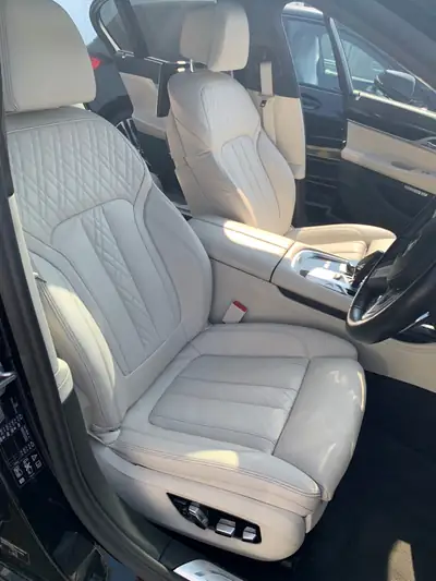 BMW M760Li xDrive — Berline prestige V12 610 ch, sans limites de vitesse — Miniatura 8