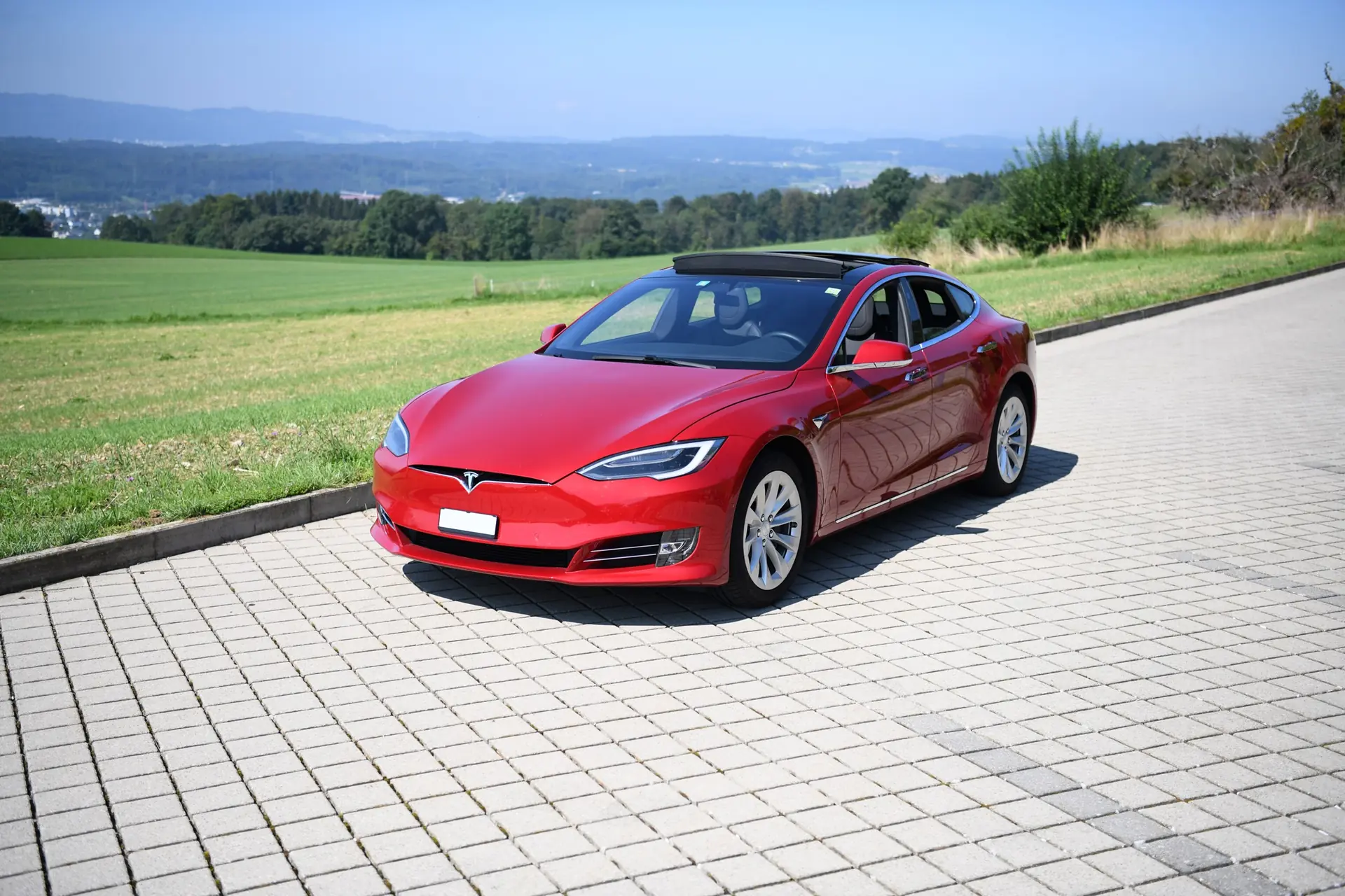 Tesla Model S 100D — Berline électrique haute performance, 40 000 km seulement — Außenansicht