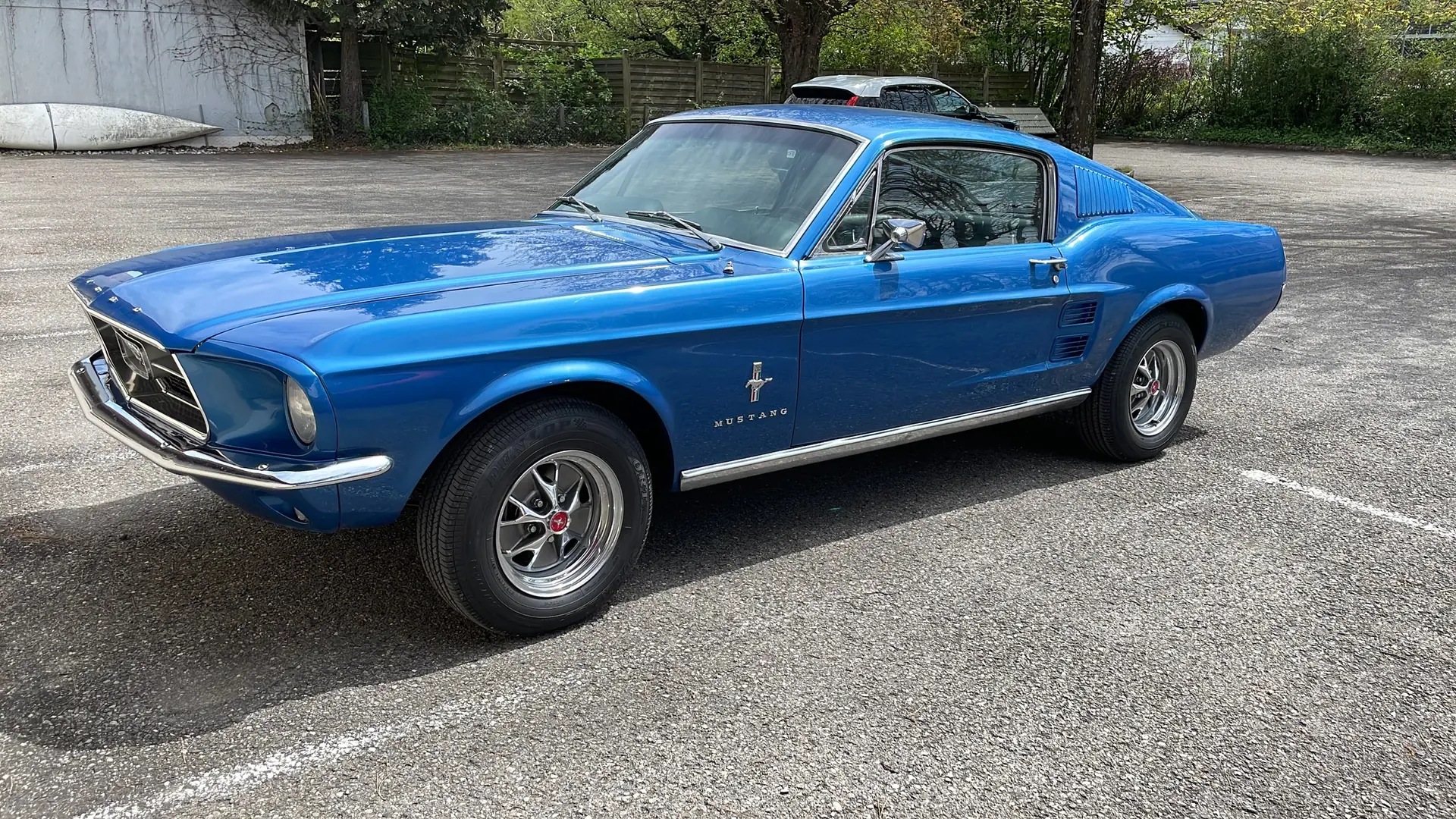 Ford Mustang 289 V8 Fastback 1967 — Légende américaine, moteur V8 emblématique — vue extérieure