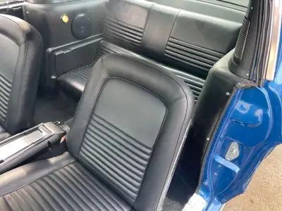Ford Mustang 289 V8 Fastback 1967 — Légende américaine, moteur V8 emblématique — intérieur