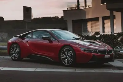 BMW i8 Coupé Protonic Red Edition — Hybride rechargeable sportif, 57'100 km seulement — tableau de bord