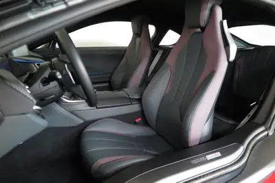 BMW i8 Coupé Protonic Red Edition — Hybride rechargeable sportif, 57'100 km seulement — Miniature 7
