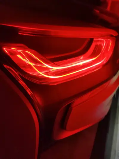 BMW i8 Coupé Protonic Red Edition — Hybride rechargeable sportif, 57'100 km seulement — Miniature 14