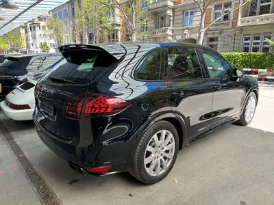 Porsche Cayenne GTS — SUV sportif haute performance, garantie Porsche Approved jusqu'en 2028 — Außenansicht