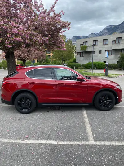 Alfa Romeo Stelvio 2.2 JTDM Q4 — SUV premium diesel, 117'000 km, sans sinistre — intérieur