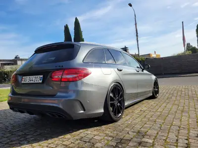 Mercedes-Benz C 43 AMG 4Matic — Break sportif, 367 ch et transmission 9G-Tronic — Seitenansicht